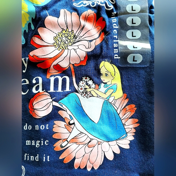 NWT Disney Alice in Wonderland Juniors Crop T shirt/Tee - Picture 16 of 16